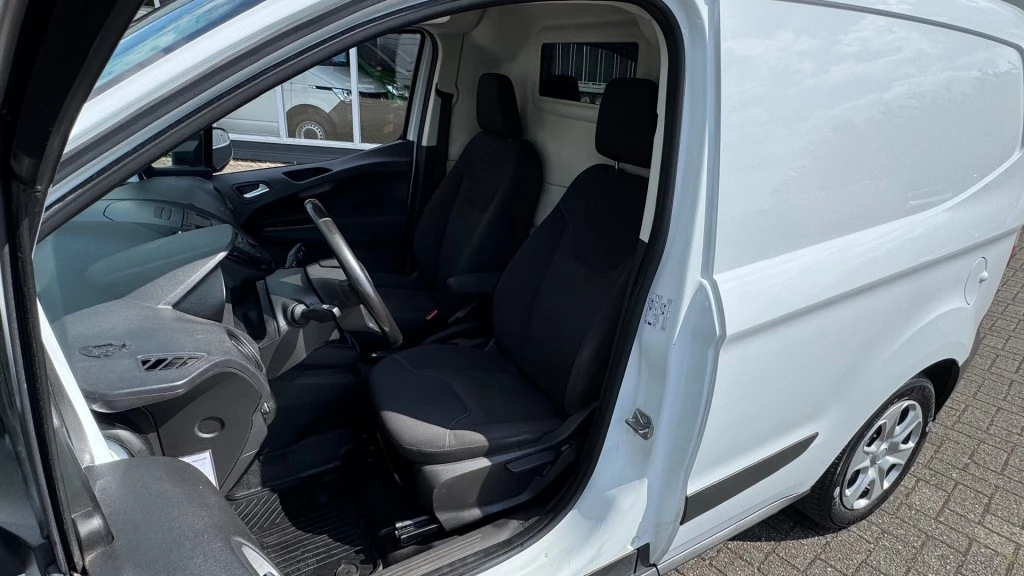 Hoofdafbeelding Ford Transit Courier