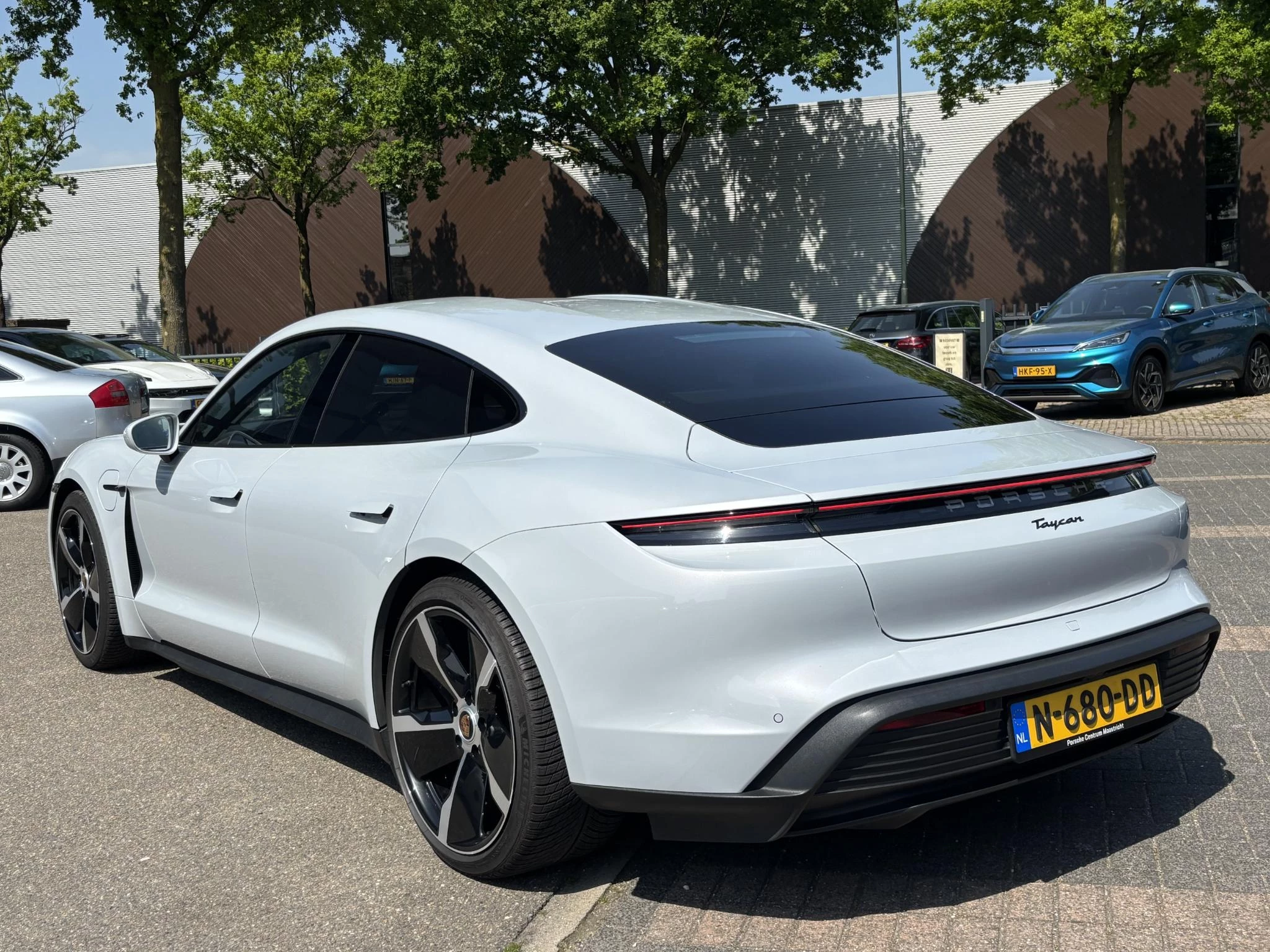 Hoofdafbeelding Porsche Taycan