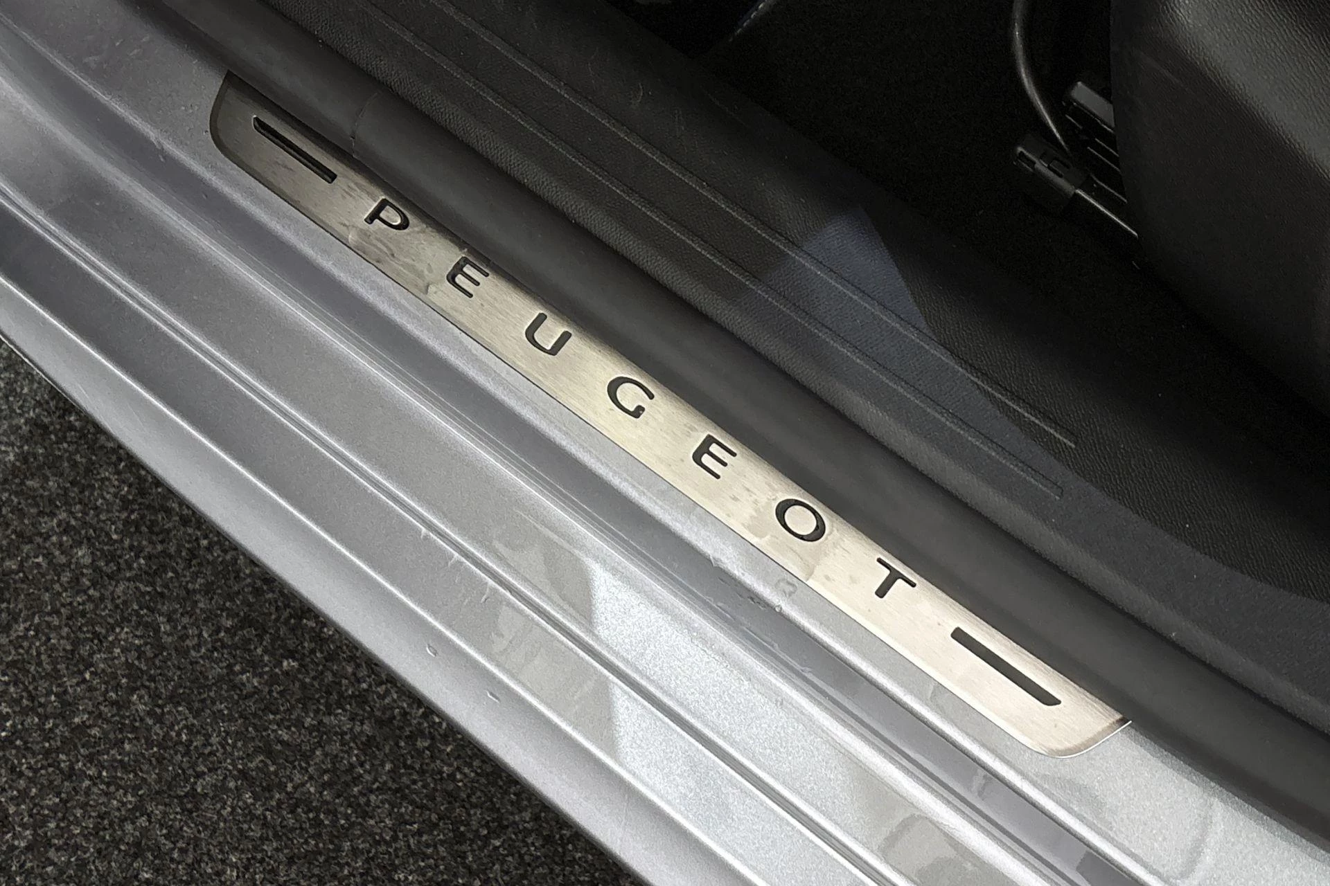 Hoofdafbeelding Peugeot e-208