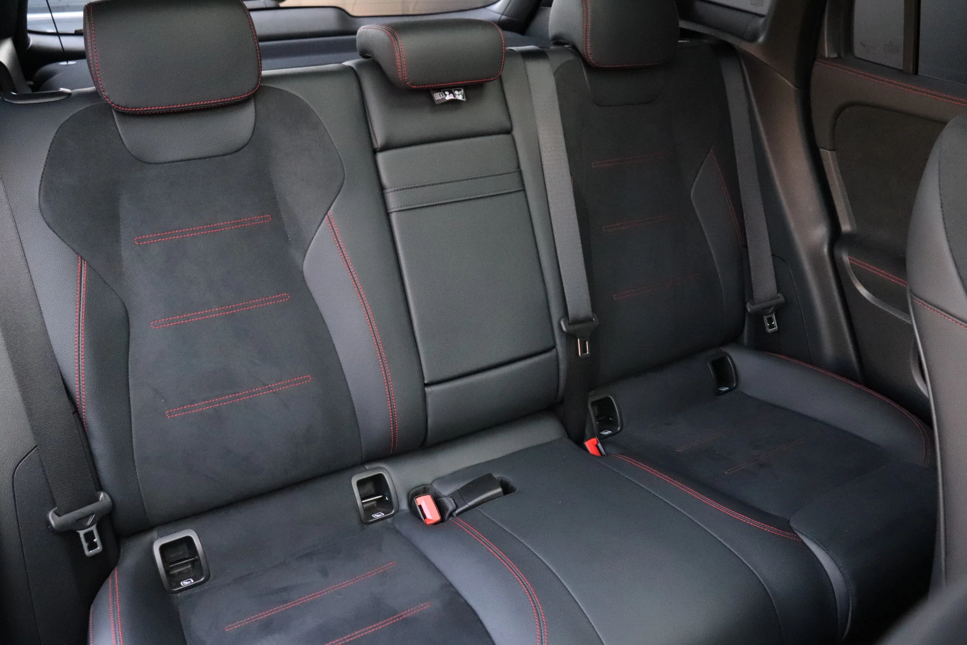 Hoofdafbeelding Mercedes-Benz EQA