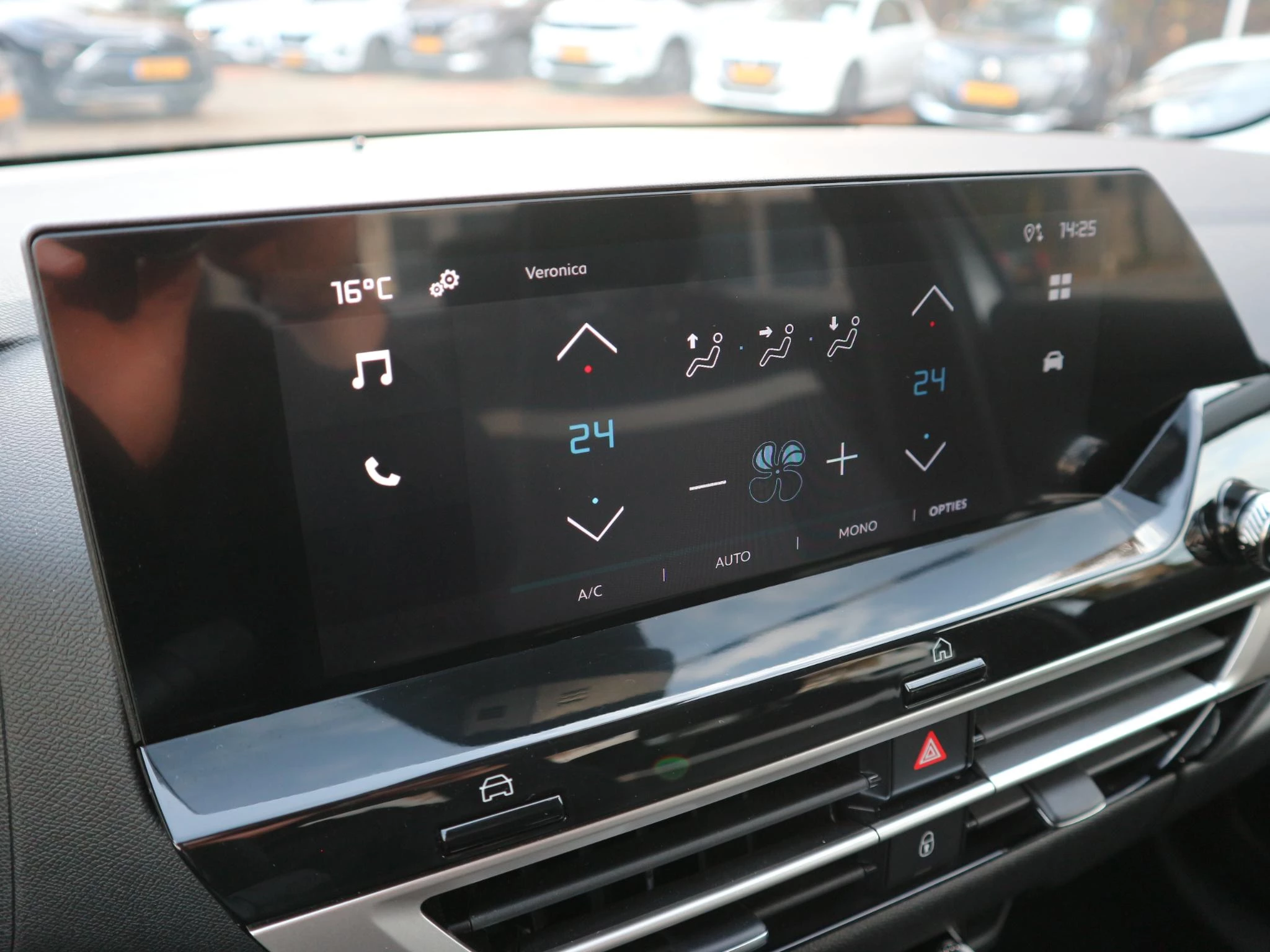 Hoofdafbeelding Citroën ë-C4 X