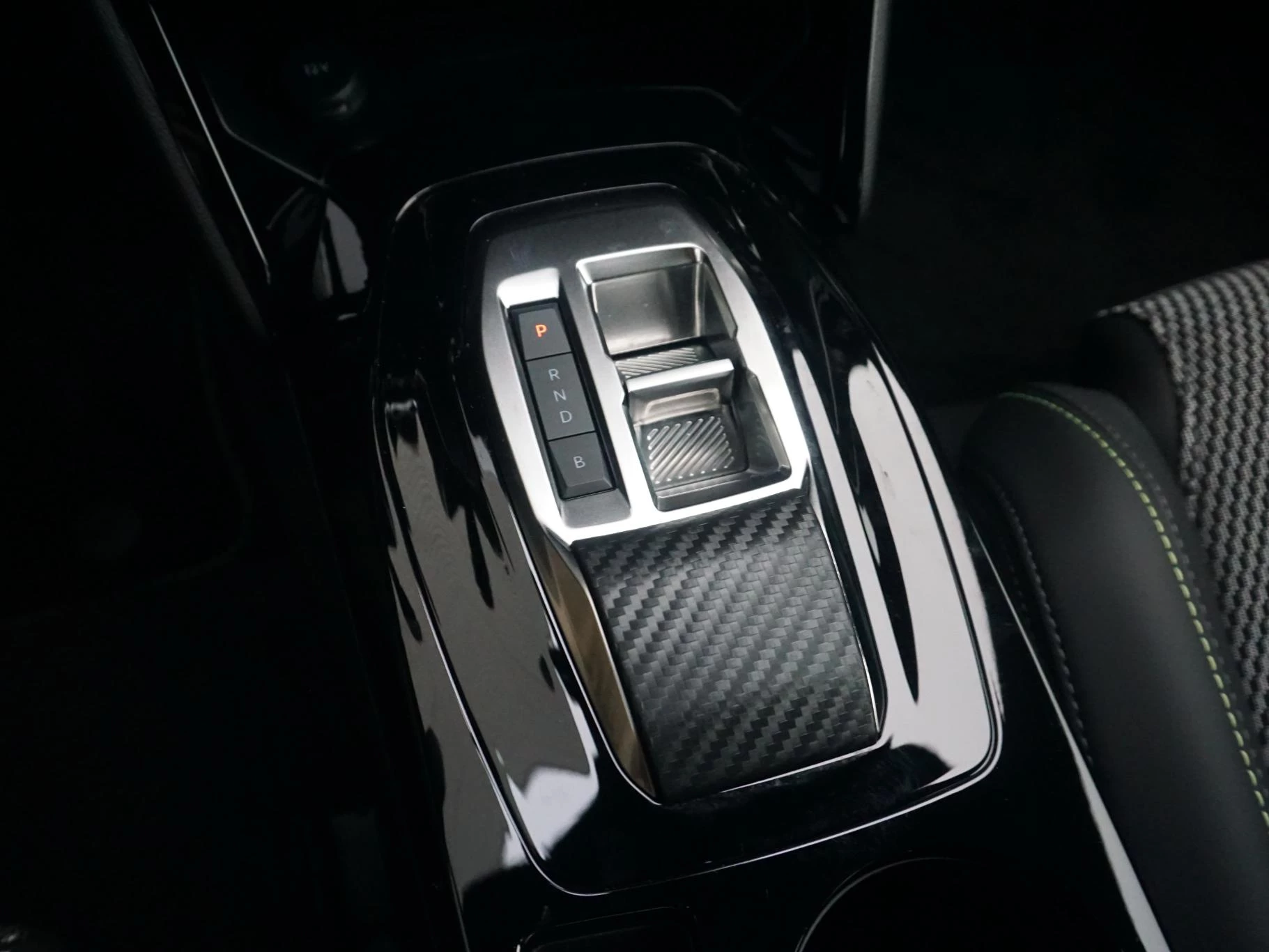 Hoofdafbeelding Peugeot e-2008