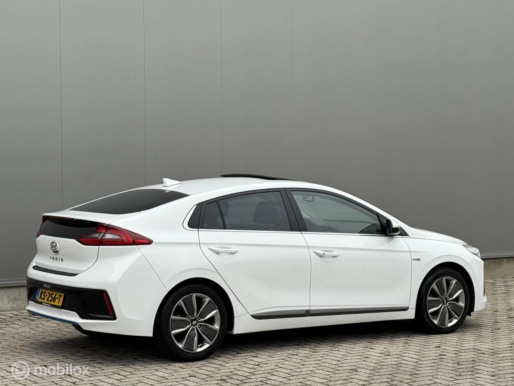Hoofdafbeelding Hyundai IONIQ