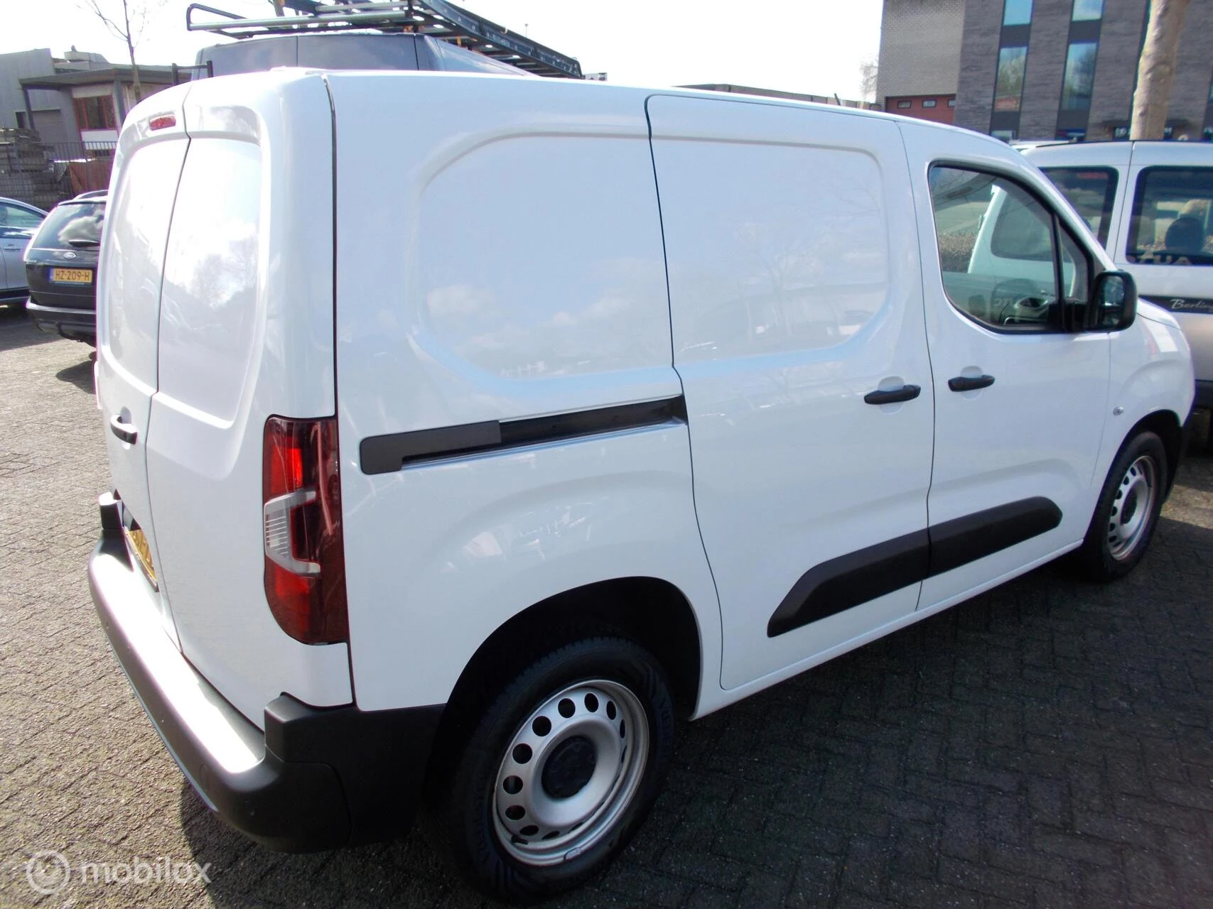 Hoofdafbeelding Peugeot Partner