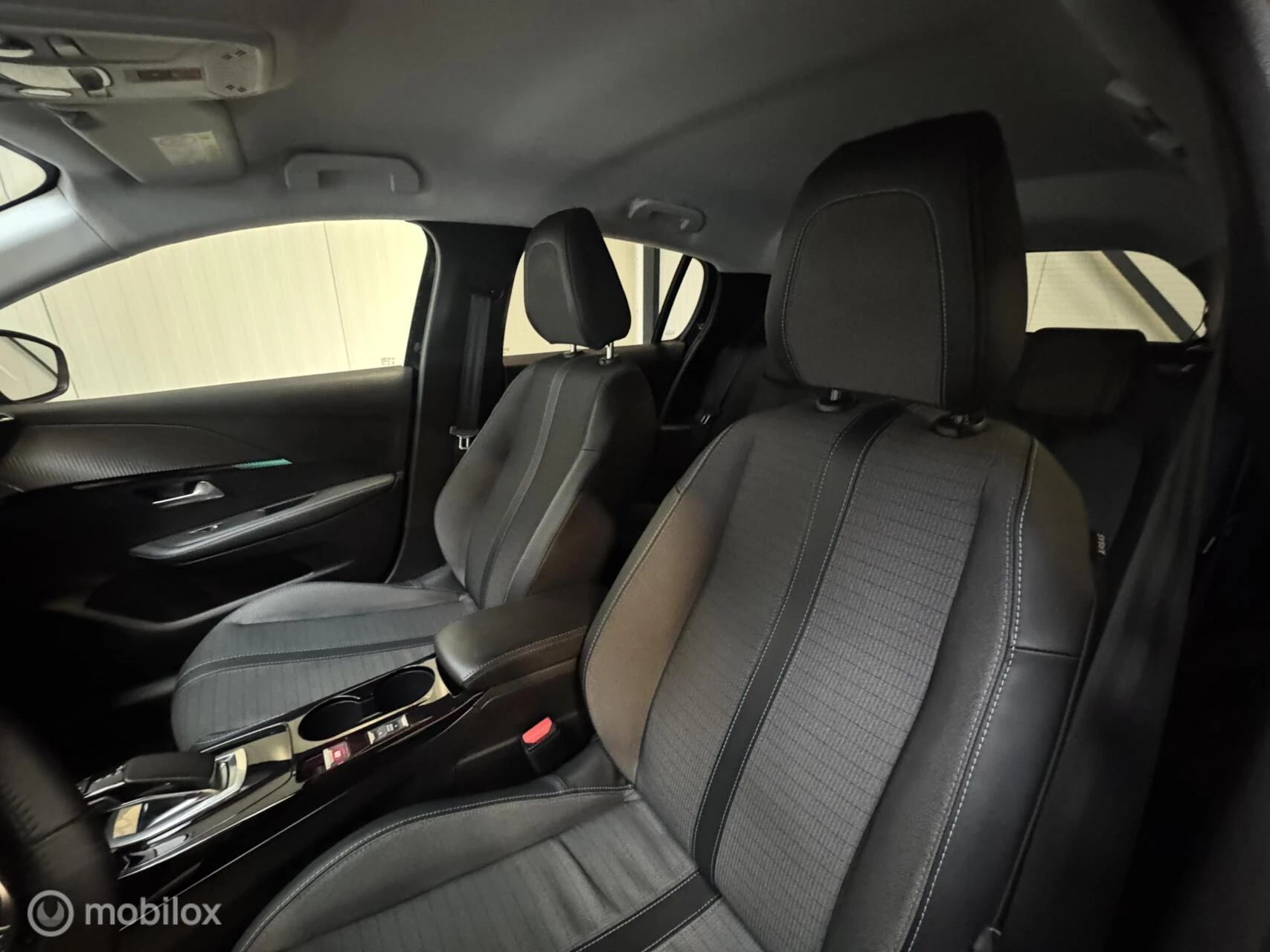 Hoofdafbeelding Peugeot e-208