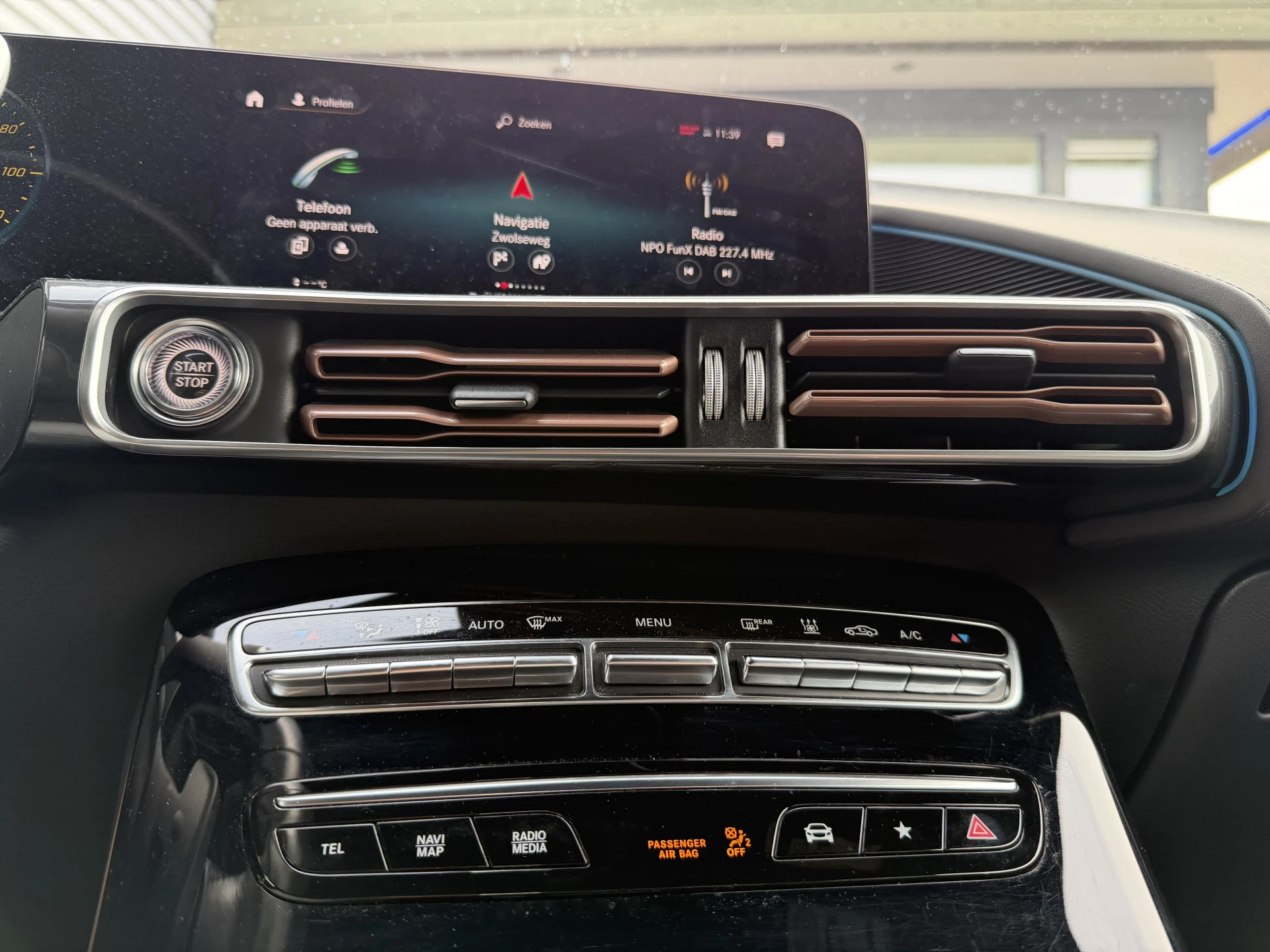 Hoofdafbeelding Mercedes-Benz EQC