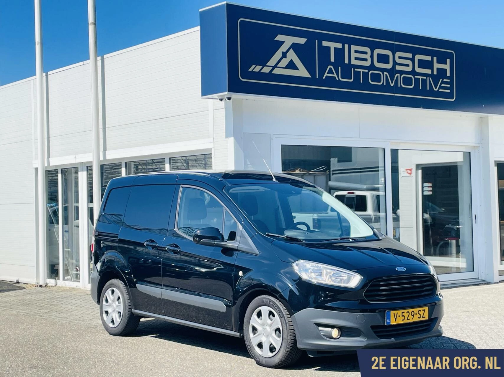 Hoofdafbeelding Ford Transit Courier