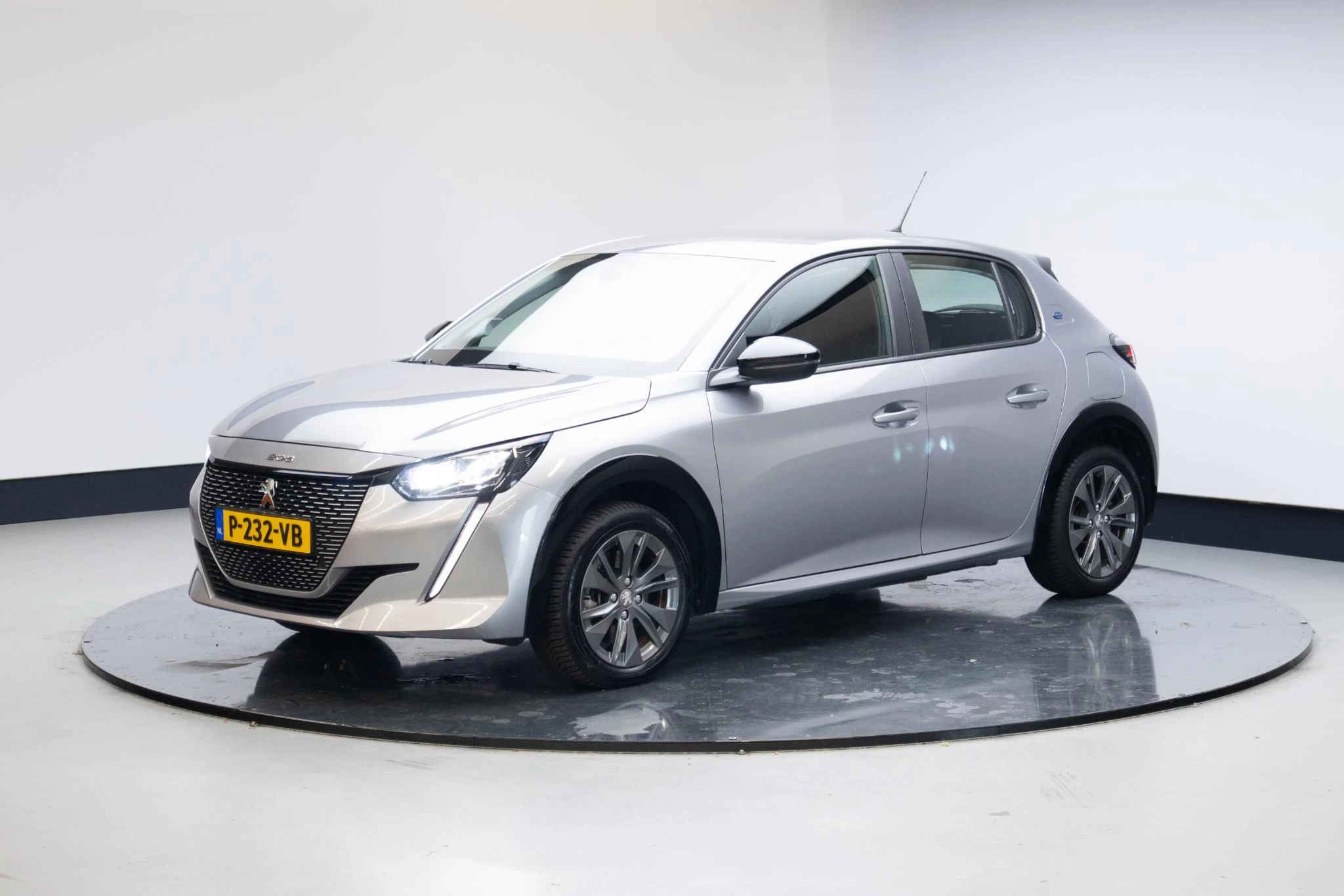 Hoofdafbeelding Peugeot e-208