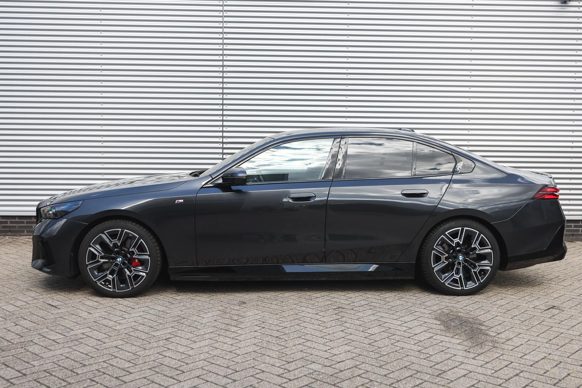 Hoofdafbeelding BMW i5