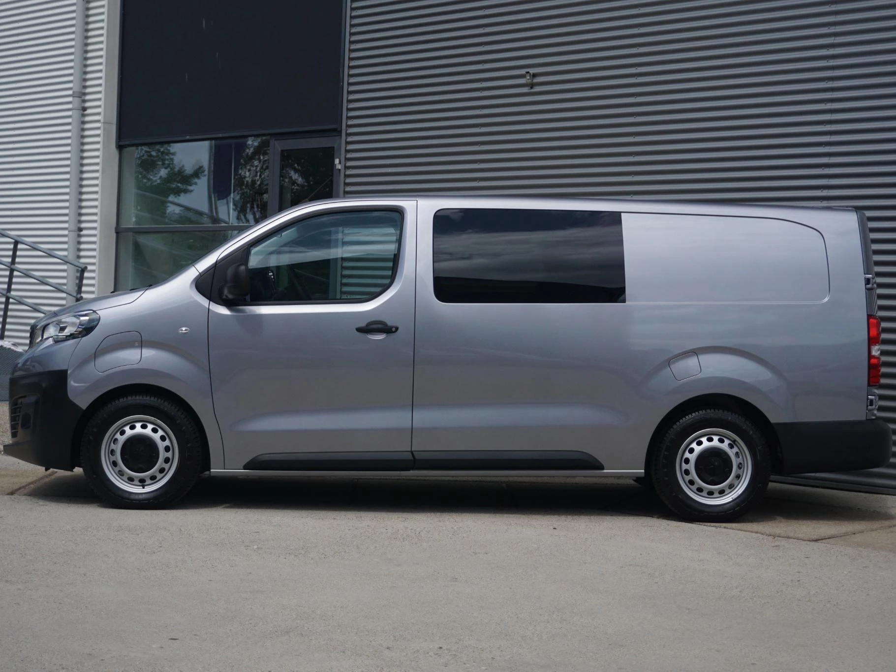 Hoofdafbeelding Peugeot e-Expert
