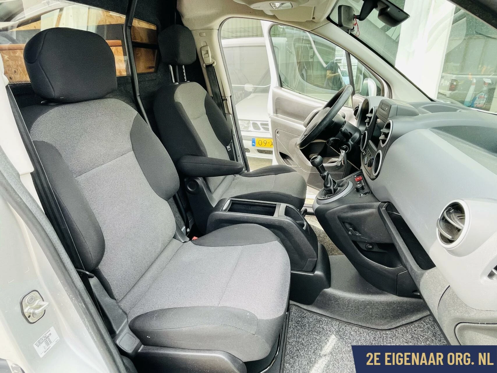 Hoofdafbeelding Peugeot Partner