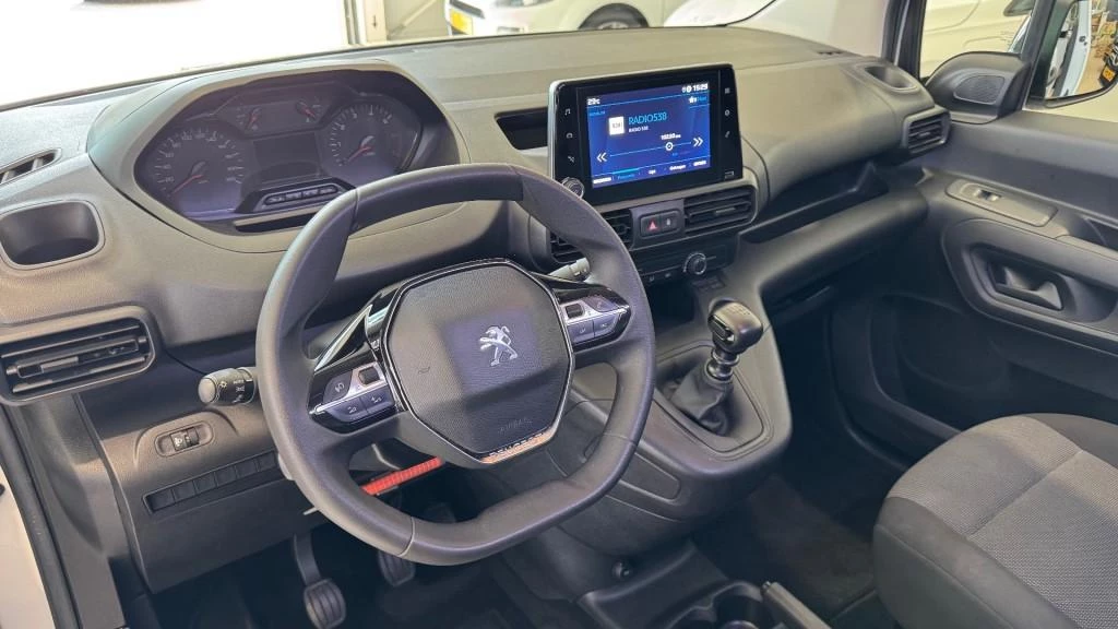 Hoofdafbeelding Peugeot Partner