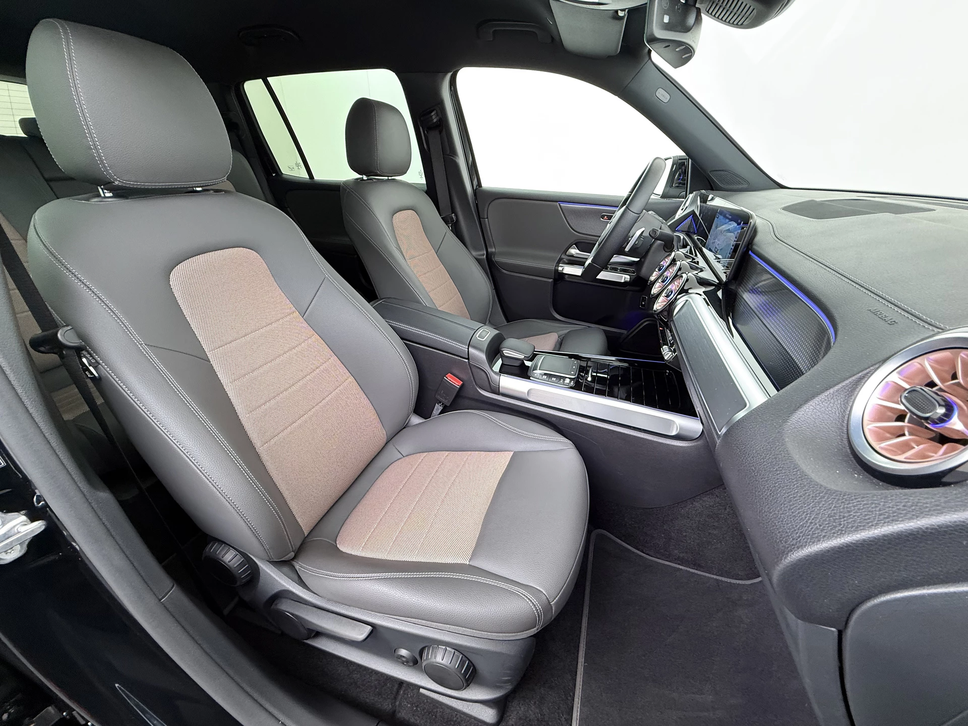 Hoofdafbeelding Mercedes-Benz EQB