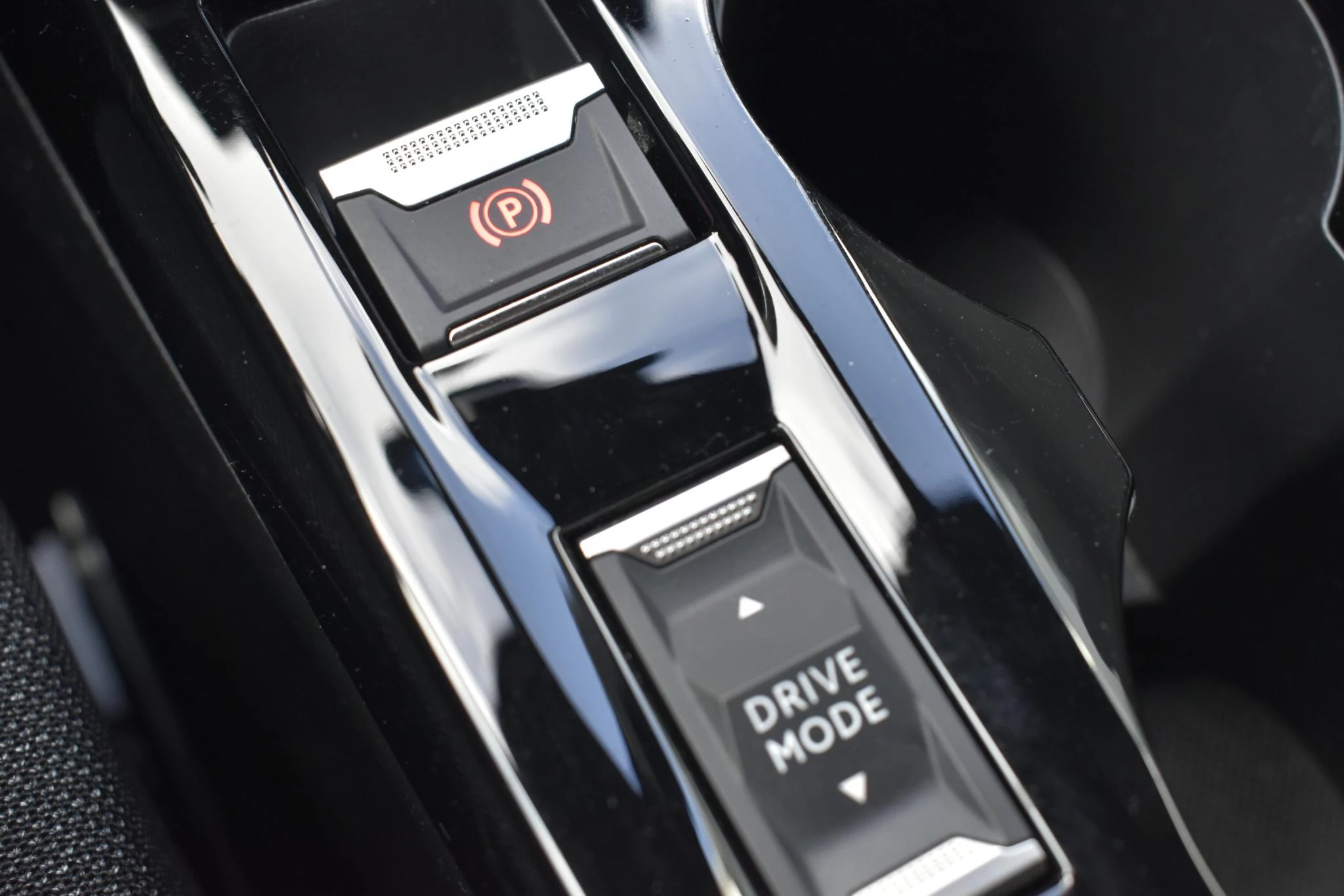 Hoofdafbeelding Peugeot e-2008