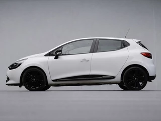 Renault Clio 0.9 TCe Dynamique Sport (SCHUIFDAK,NAVI,PDC,BLACK/WHITE EDITION,CRUISE,GETINT,LED,SPORTSTOELEN,LM VELGEN,NETTE STAAT)