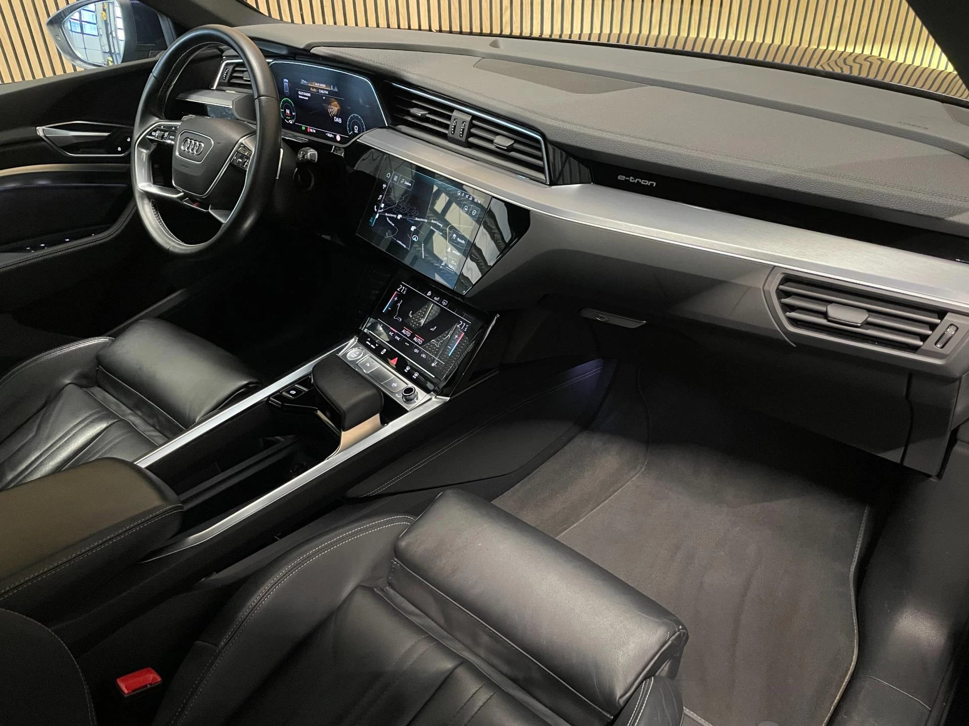 Hoofdafbeelding Audi e-tron