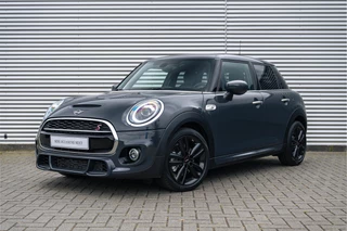 MINI Cooper S Hatchback Automaat / JCW Trim / Sportstoelen / LED / Apple CarPlay / Stoelverwarming / Cruise Control