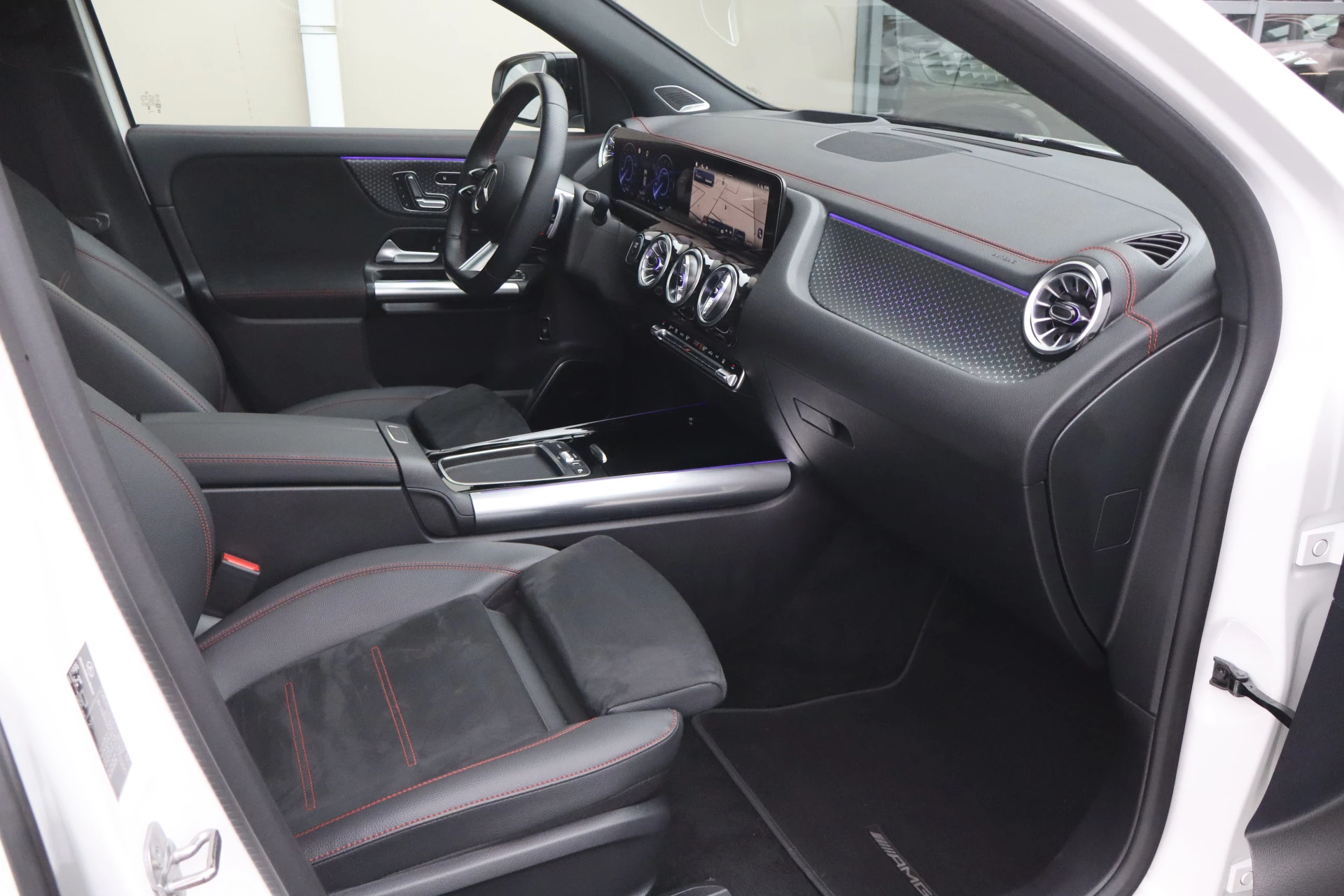 Hoofdafbeelding Mercedes-Benz EQA