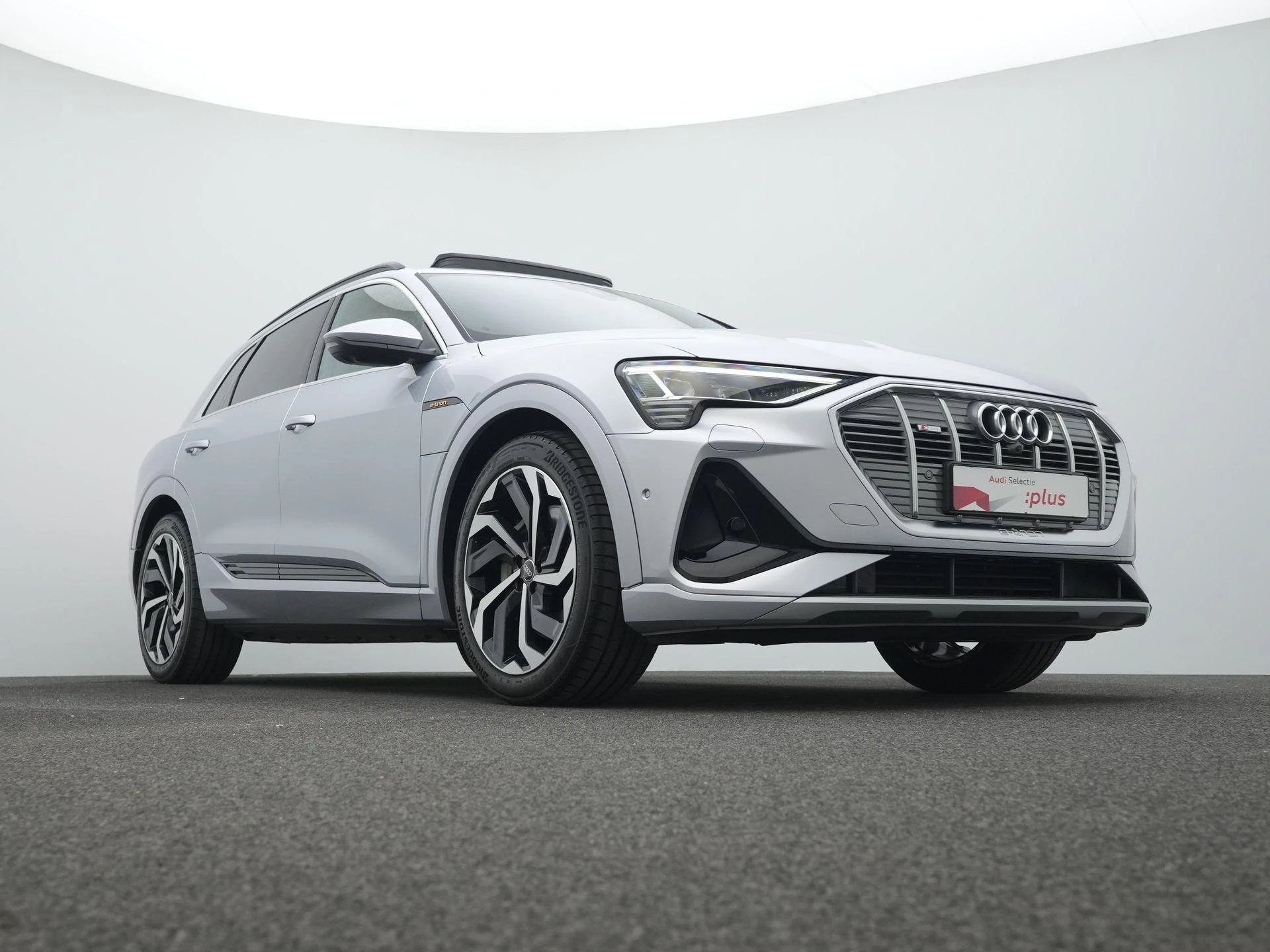Hoofdafbeelding Audi e-tron