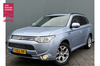 Mitsubishi Outlander BWJ 2015 | 2.0 PHEV 203PK instyle+ | TREKHAAK | SCHUIFDAK | LEER | CAMERA A | PDC 2X | CLIMA | NAVI | 18'' LMV |