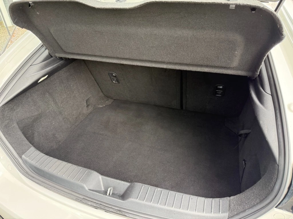 Hoofdafbeelding Mazda 3