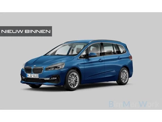 BMW 2 Serie Gran Tourer 218i 7p. Business Edition Plus | Automaat | Stoelverwarming | Stuurverwarming | Leer | Camera | Parkeersensoren | 7 Persoons | NAP | Dealer Onderhouden | Head-Up Display | Cruise Control | Adaptive Led | Climate Control