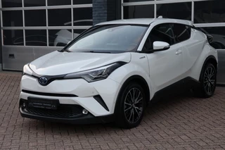 Hoofdafbeelding Toyota C-HR Toyota C-HR C-HR 1.8 Hybrid Style, navigatie, camera, half leder