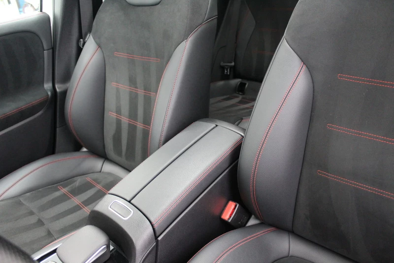 Hoofdafbeelding Mercedes-Benz EQA