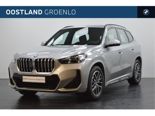 Hoofdafbeelding BMW X1 BMW X1 xDrive25e M Sport Automaat / Achteruitrijcamera / Sportstoelen / Comfort Access / M Adaptief onderstel / Stoelverwarming / Adaptieve LED / Parking Assistant