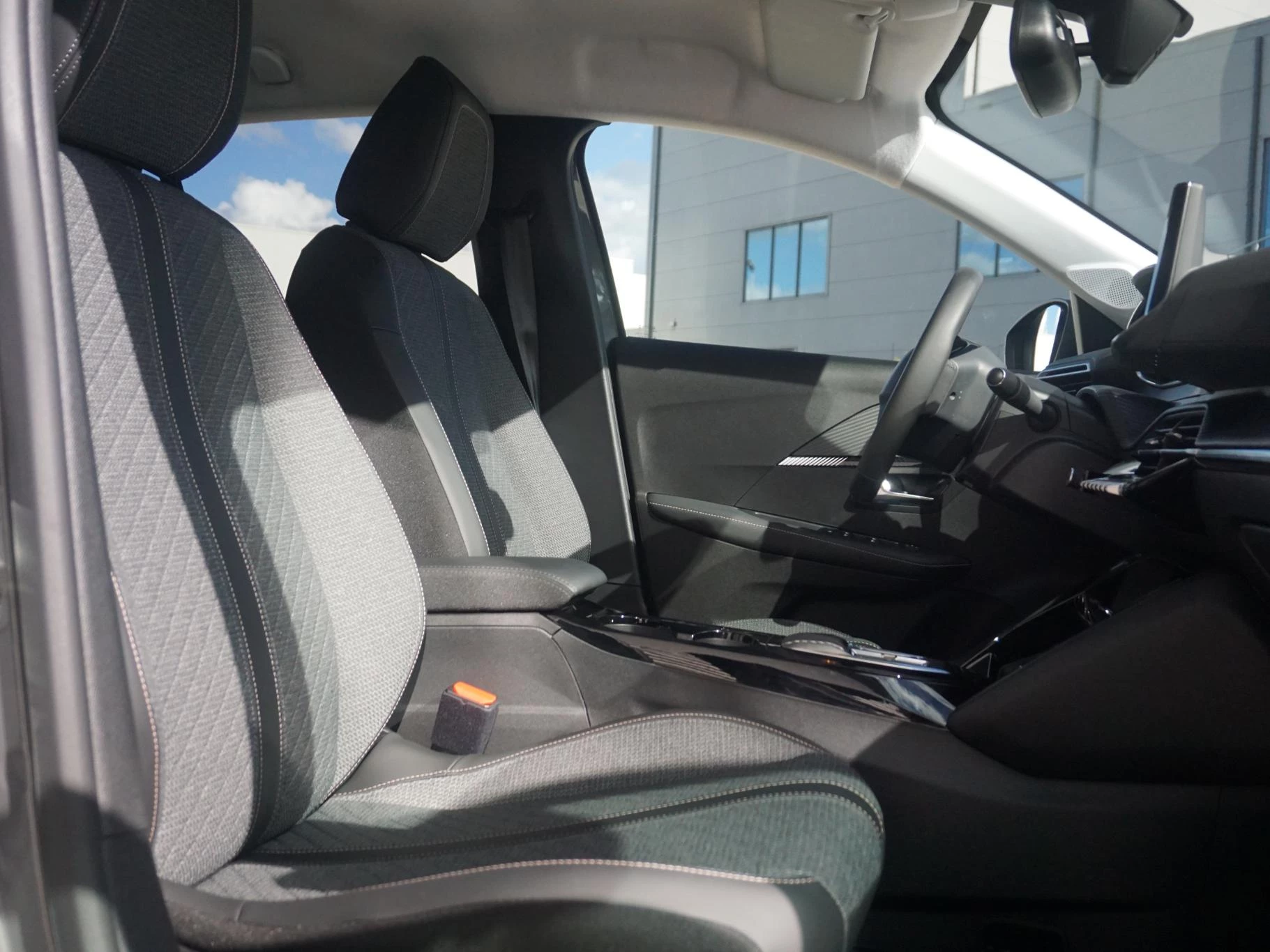 Hoofdafbeelding Peugeot e-208