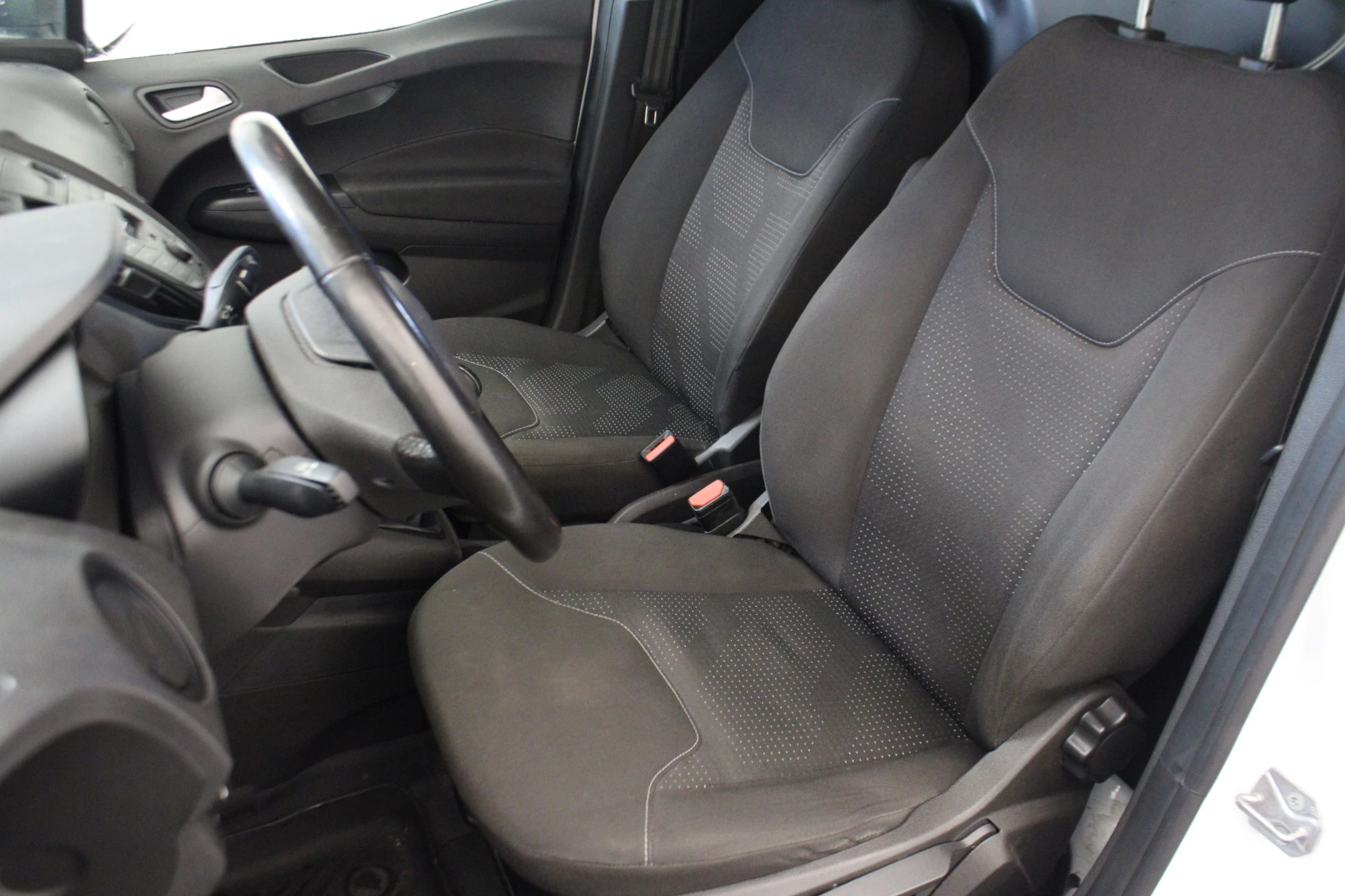 Hoofdafbeelding Ford Transit Courier