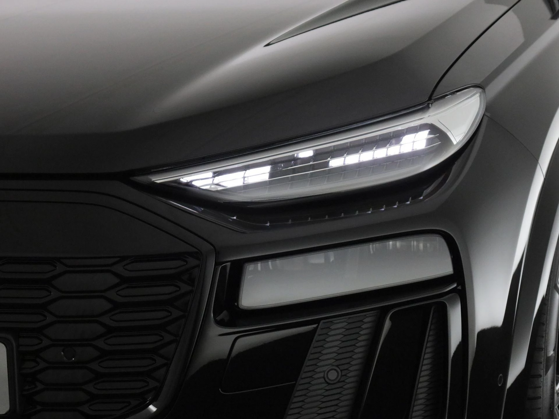 Hoofdafbeelding Audi Q6 e-tron