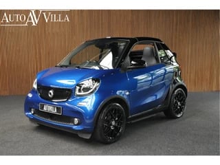 Hoofdafbeelding Smart Fortwo Smart Fortwo cabrio EQ Navi Leer Camera PDC Climate Carplay JBL Cruise Stoelverwarming Stuurverwarming 16" LM velgen