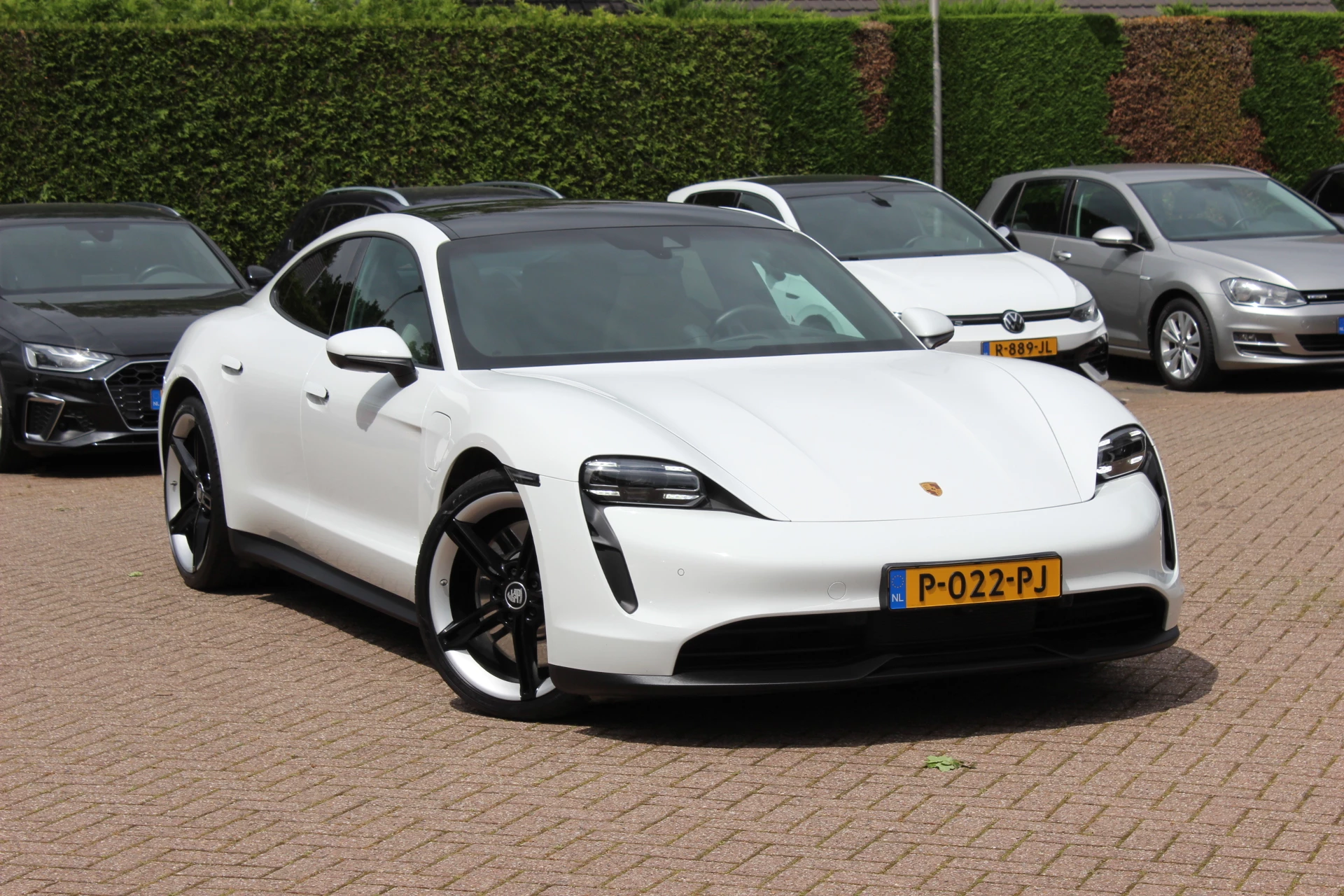 Hoofdafbeelding Porsche Taycan