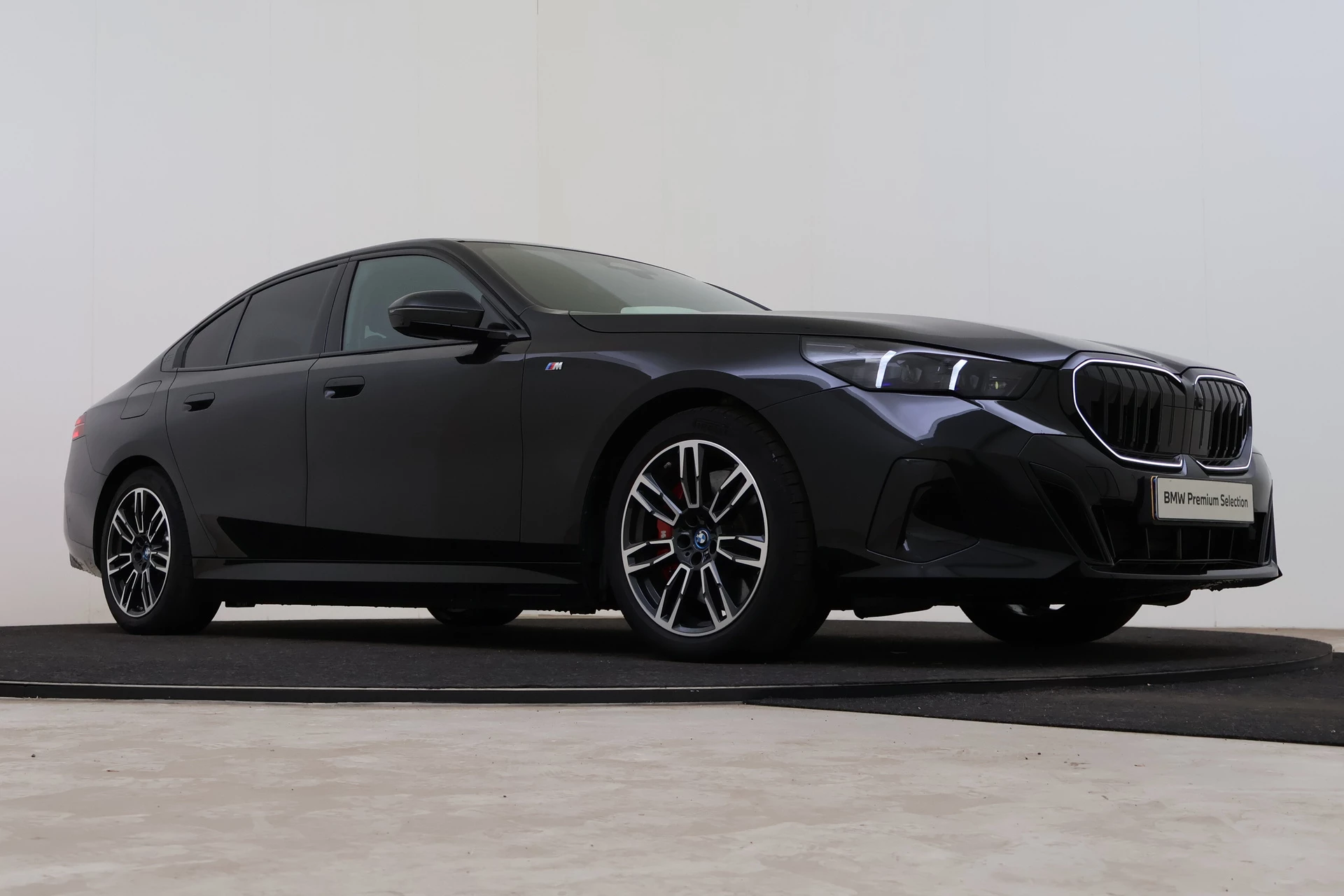 Hoofdafbeelding BMW i5