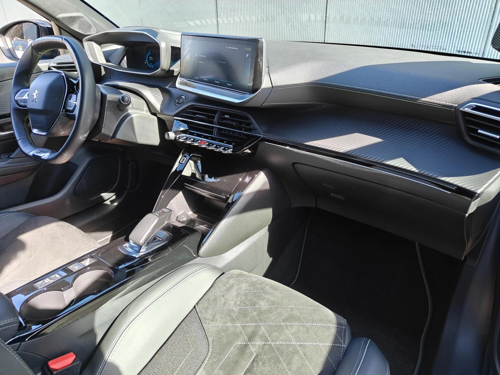 Hoofdafbeelding Peugeot e-208