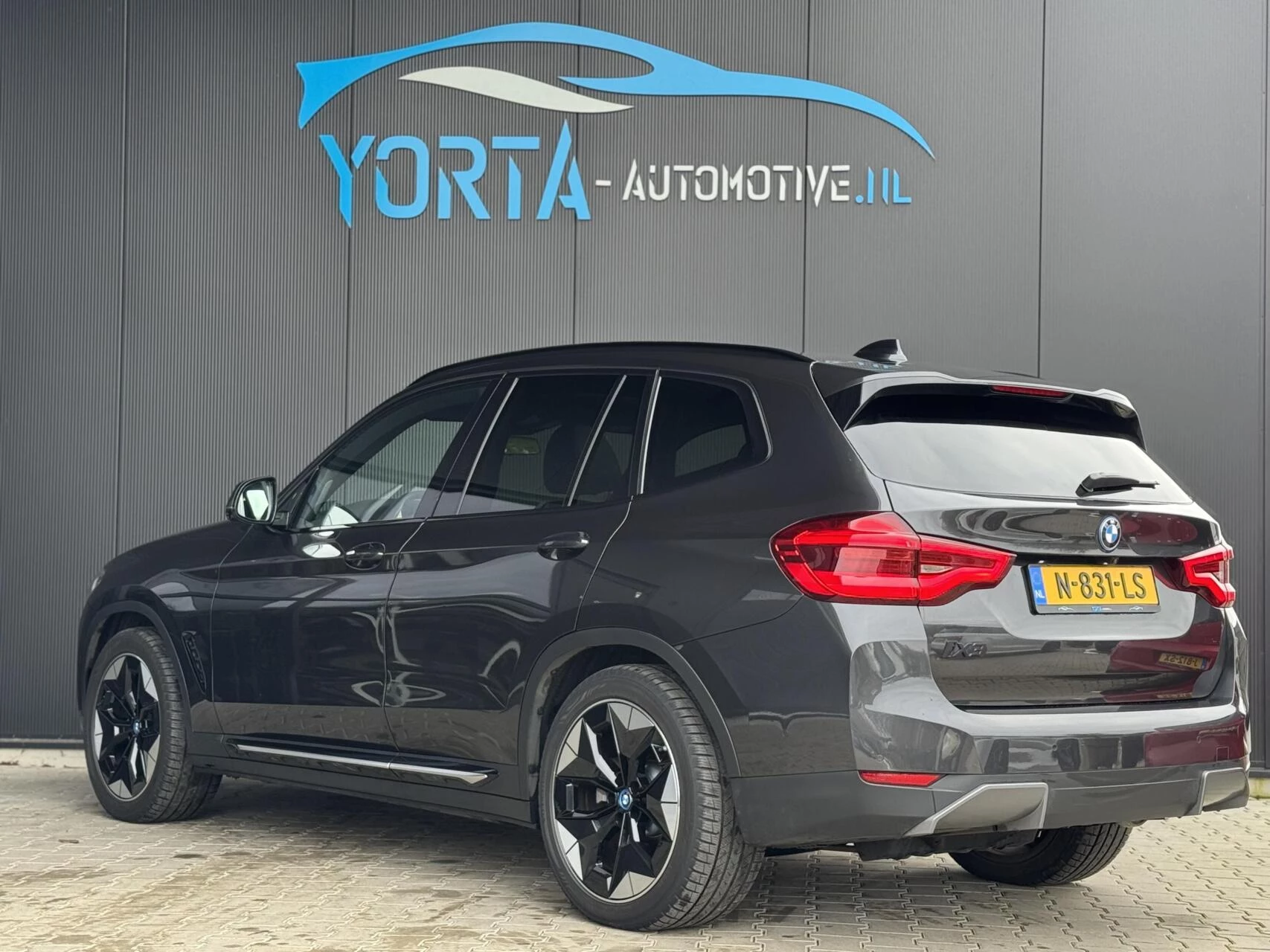 Hoofdafbeelding BMW iX3