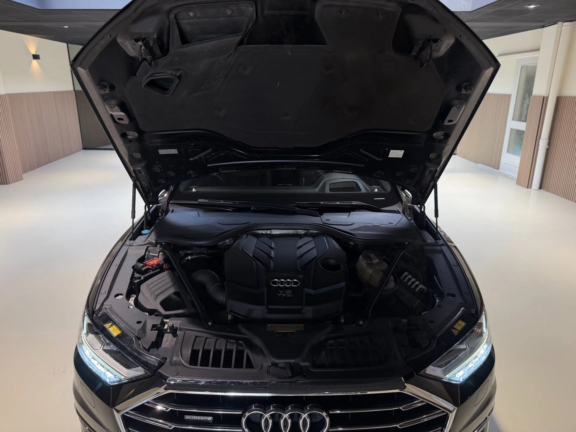 Hoofdafbeelding Audi A8
