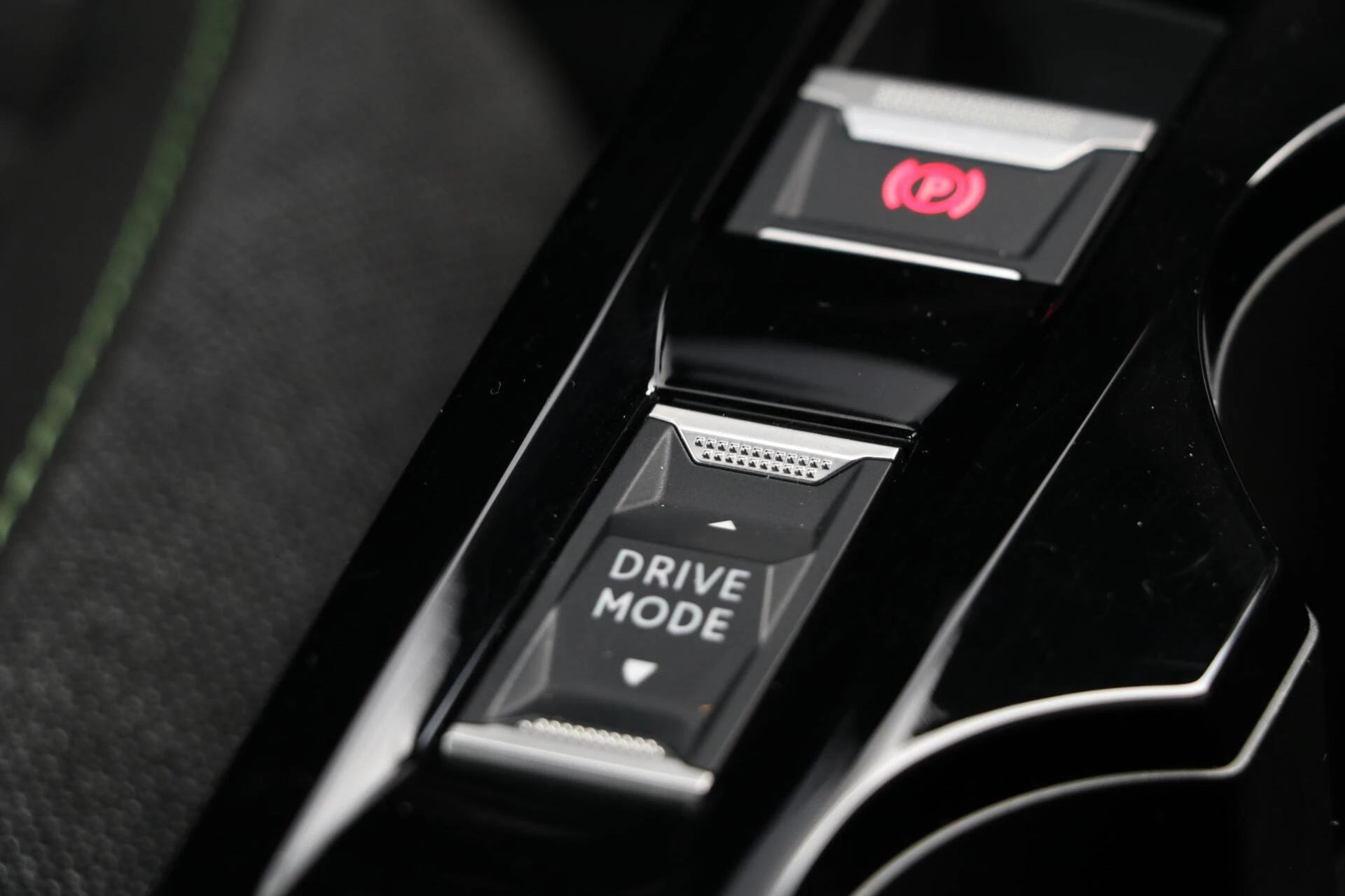 Hoofdafbeelding Peugeot e-2008