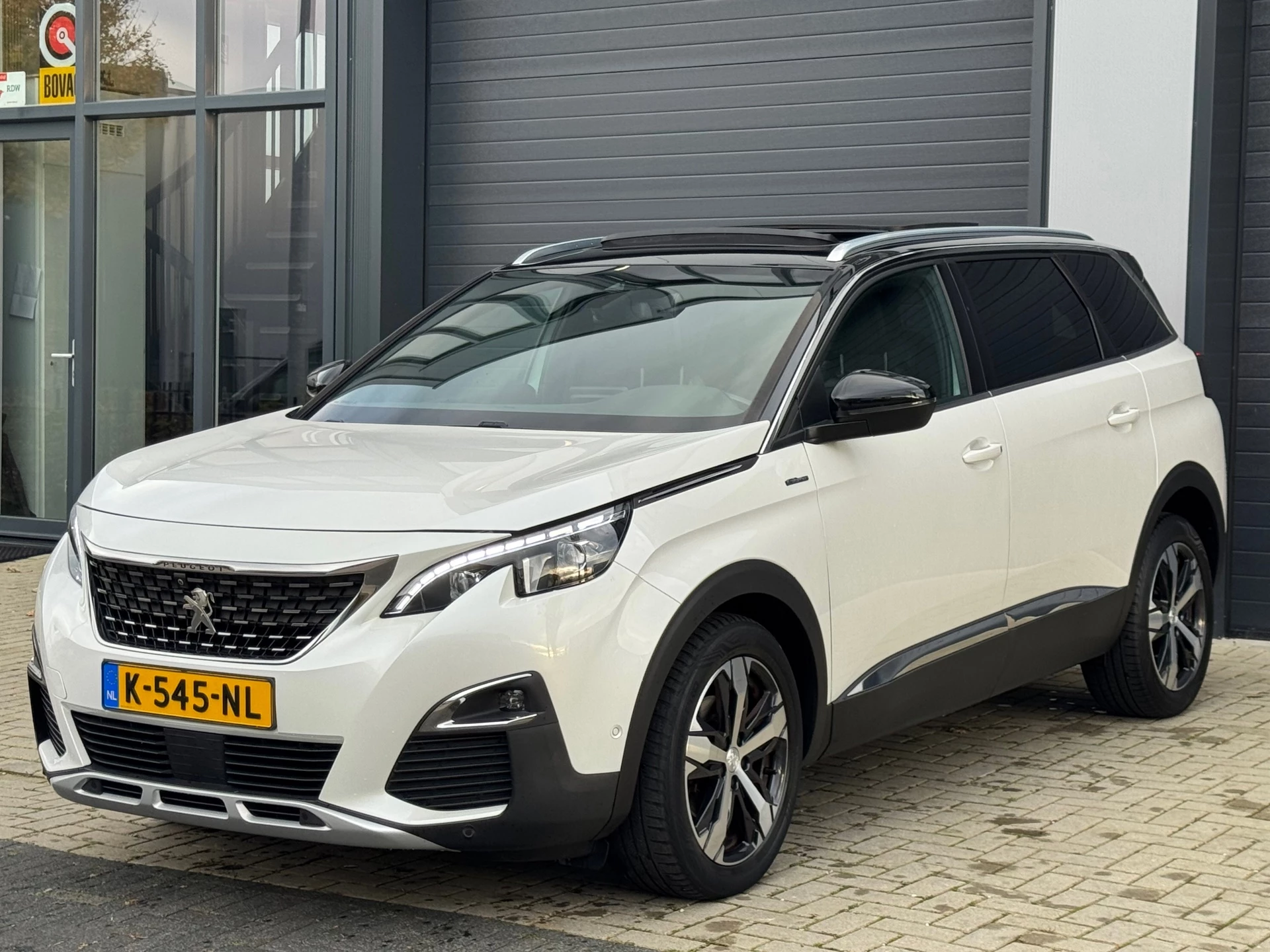 Hoofdafbeelding Peugeot 5008