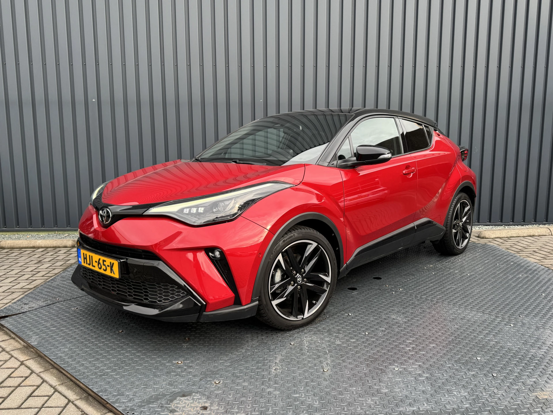 Hoofdafbeelding Toyota C-HR
