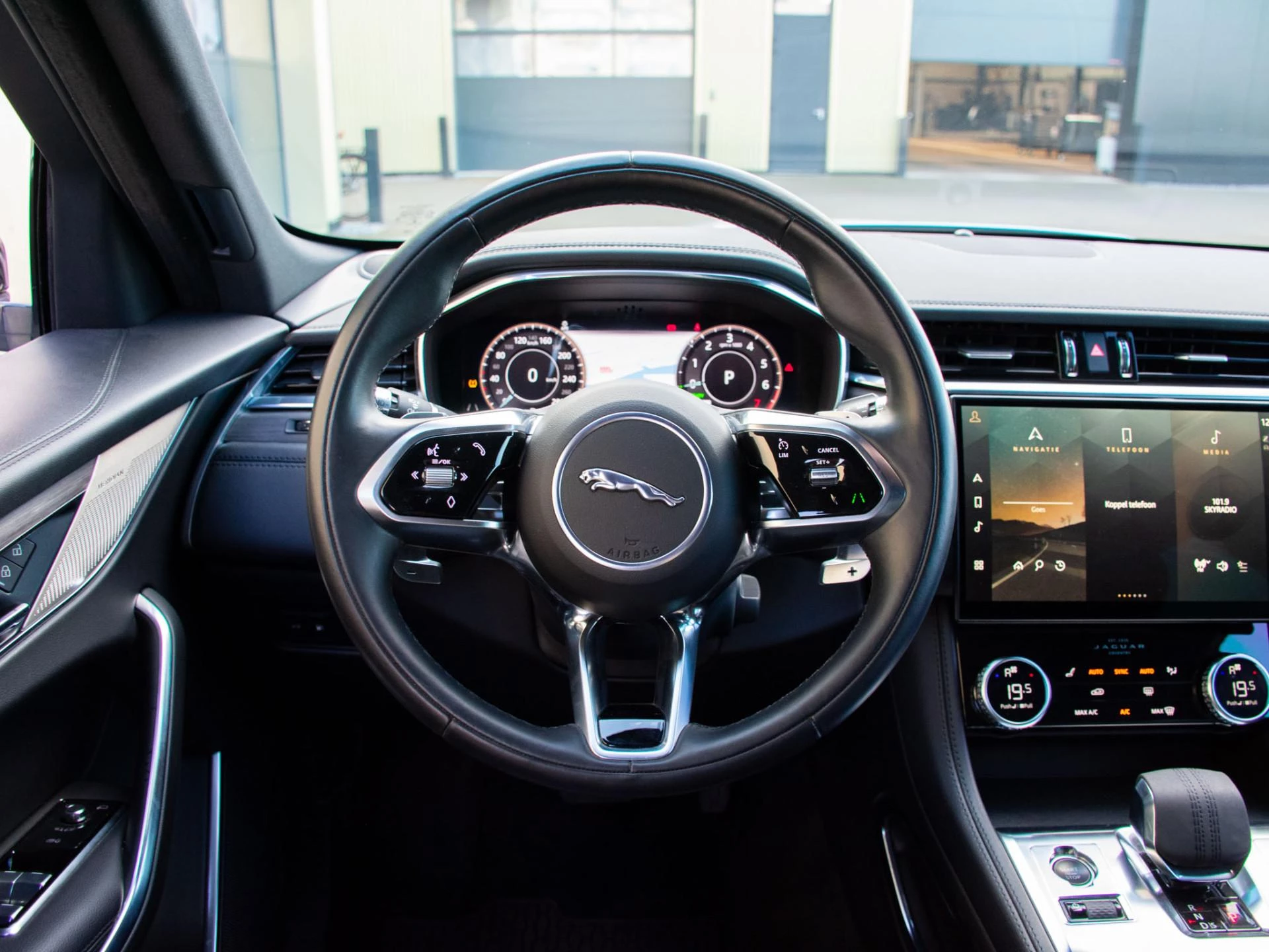 Hoofdafbeelding Jaguar F-PACE