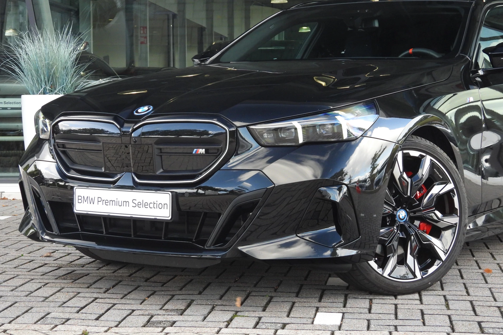 Hoofdafbeelding BMW i5