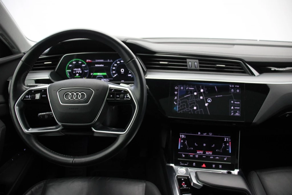 Hoofdafbeelding Audi e-tron