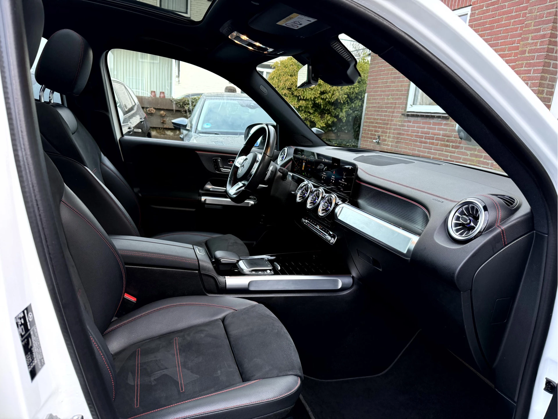 Hoofdafbeelding Mercedes-Benz EQB