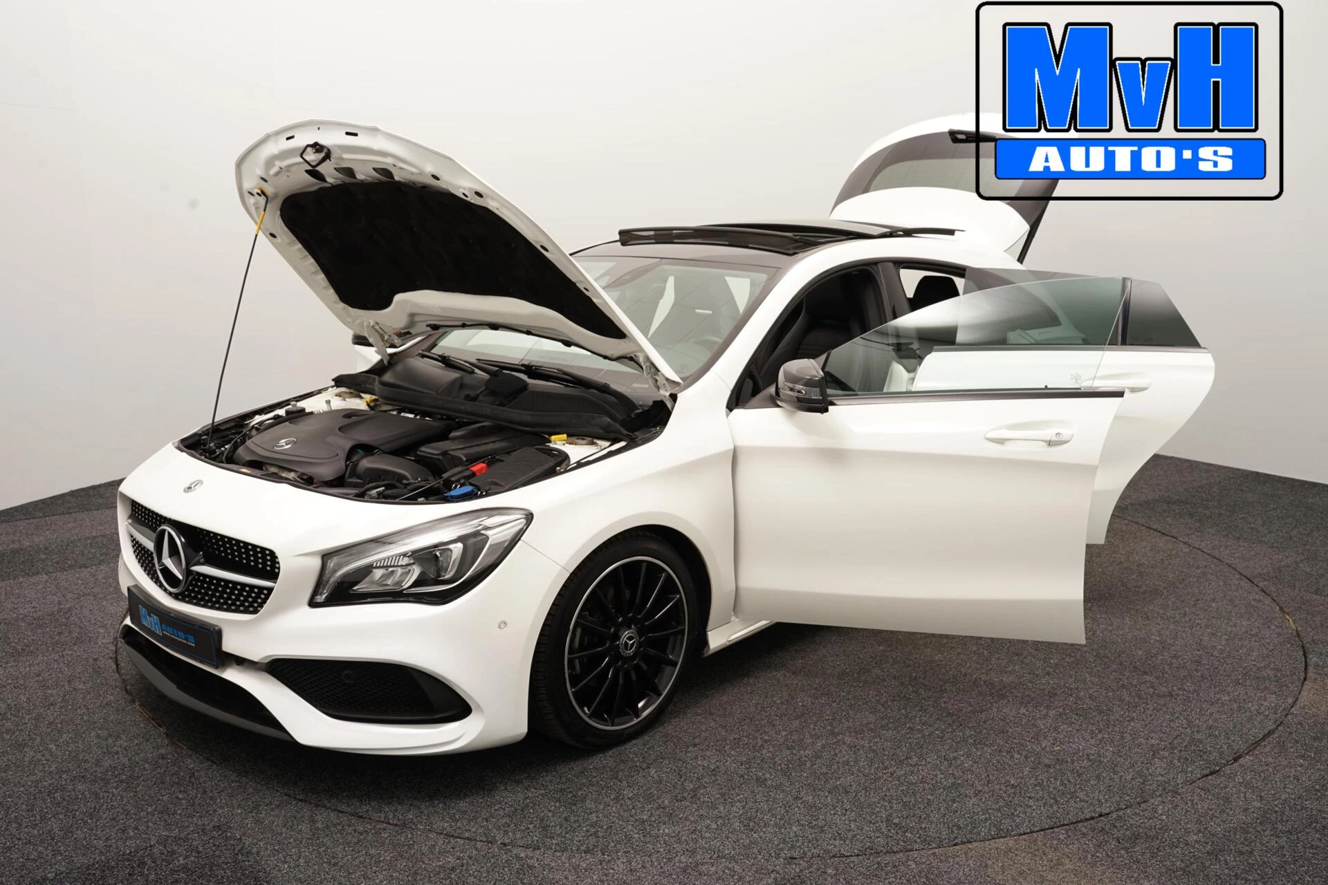 Hoofdafbeelding Mercedes-Benz CLA