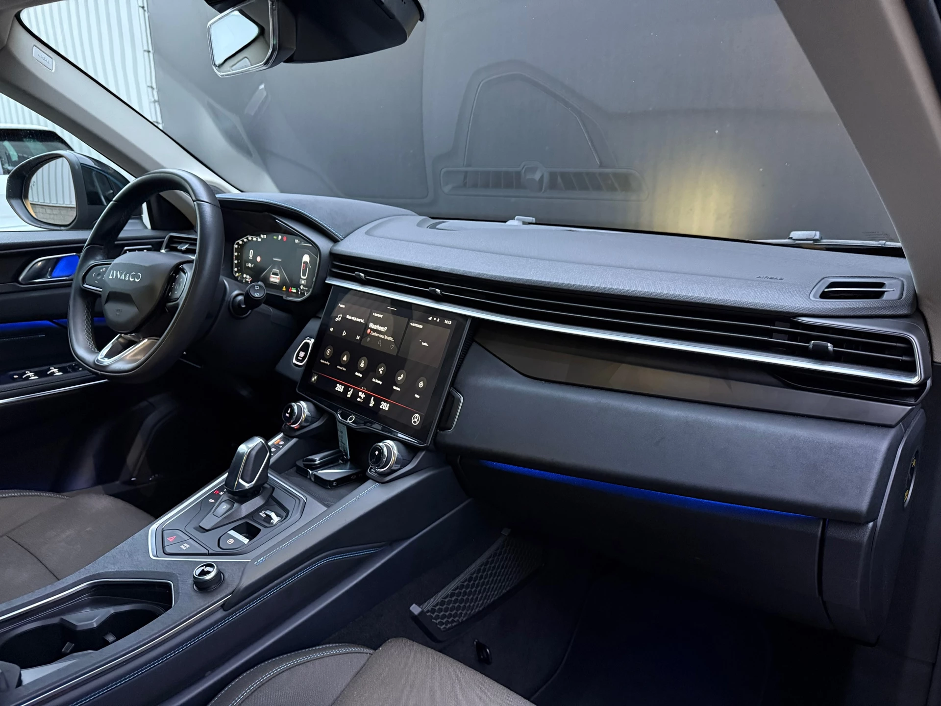 Hoofdafbeelding Lynk & Co 01