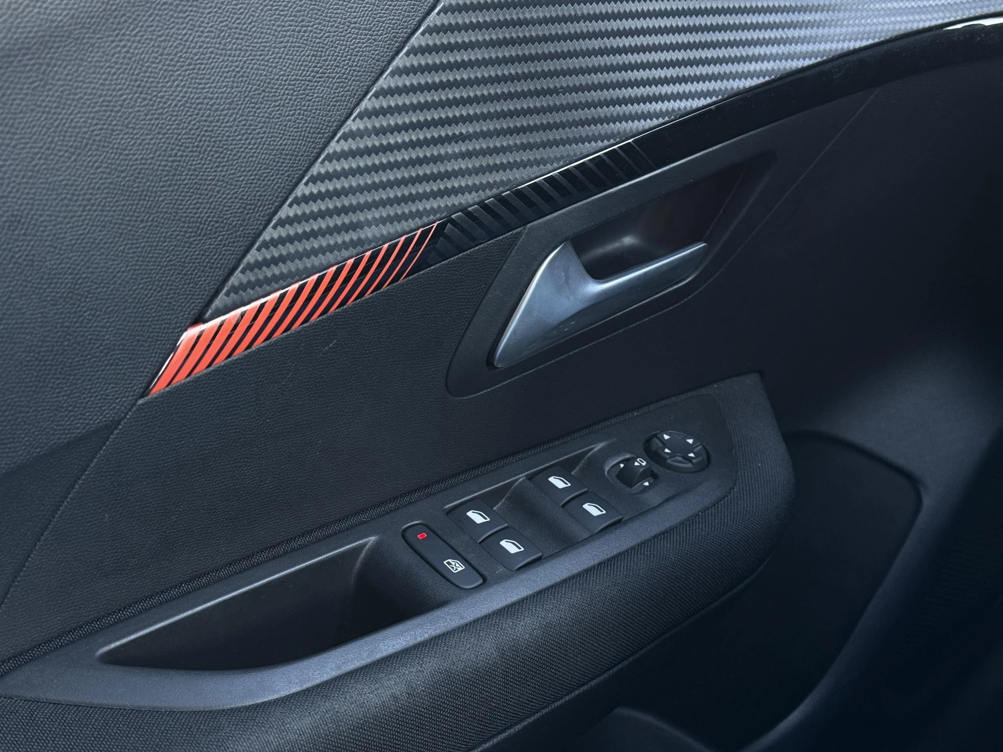 Hoofdafbeelding Peugeot e-208