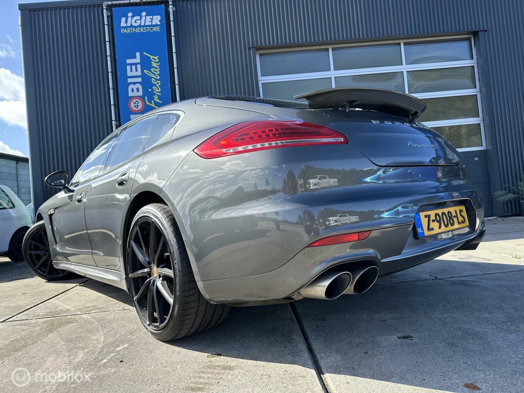 Hoofdafbeelding Porsche Panamera