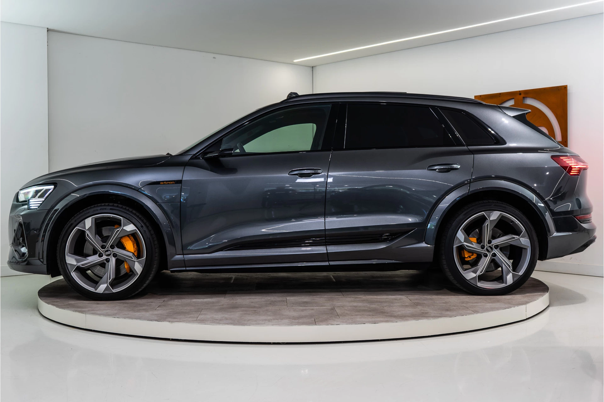 Hoofdafbeelding Audi e-tron